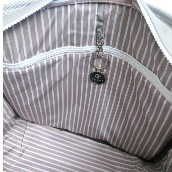 On-the-go Multiuse tote - Picture 7 of 15